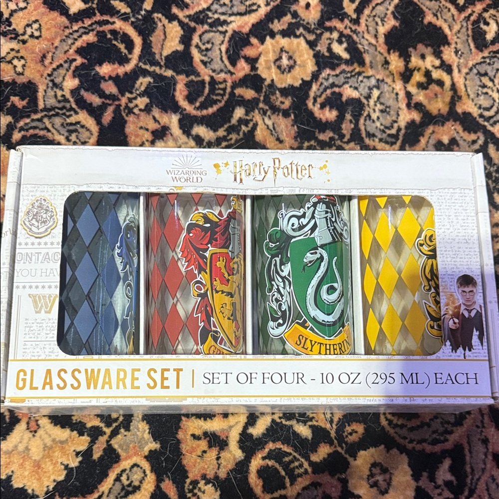 Warner Bros. Harry Potter House Crest Glass Set - Red, Green, Yellow, Blue